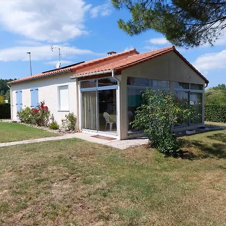Lacabaneagigi Holiday home Chaillevette