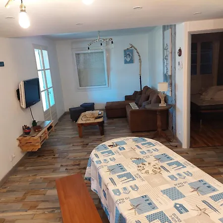 Holiday home Lacabaneagigi Chaillevette